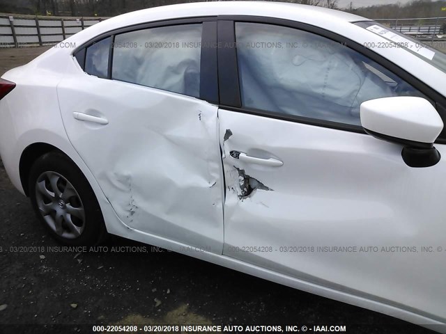 JM1BM1U78E1134198 - 2014 MAZDA 3 SPORT WHITE photo 6