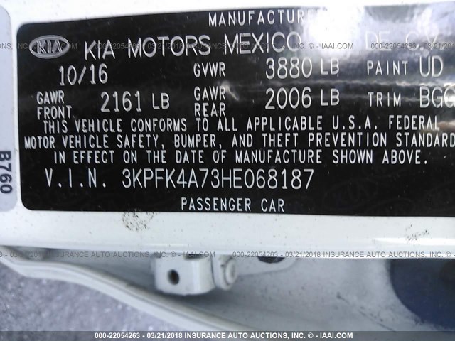 3KPFK4A73HE068187 - 2017 KIA FORTE LX WHITE photo 9