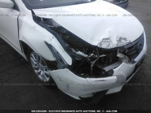 1N4AL3AP7GC190127 - 2016 NISSAN ALTIMA 2.5/S/SV/SL/SR WHITE photo 6