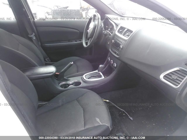 1B3BD4FB2BN523119 - 2011 DODGE AVENGER EXPRESS 白色 照片 5