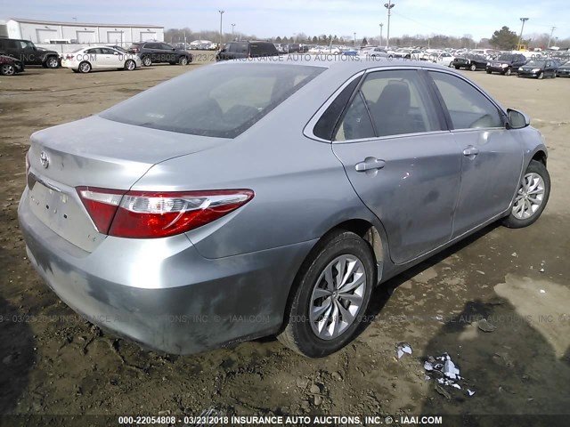 4T4BF1FK8GR552677 - 2016 TOYOTA CAMRY LE/XLE/SE/XSE SILVER photo 4
