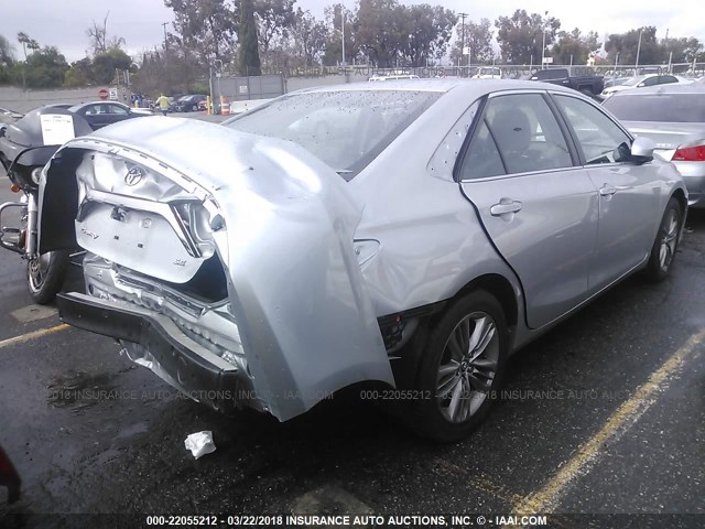 4T1BF1FK0FU101137 - 2015 TOYOTA CAMRY LE/XLE/SE/XSE ვერცხლისფერი ფოტო 4