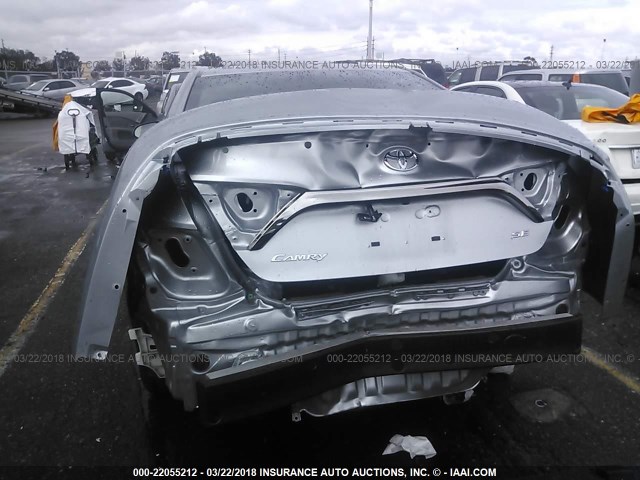 4T1BF1FK0FU101137 - 2015 TOYOTA CAMRY LE/XLE/SE/XSE ვერცხლისფერი ფოტო 6