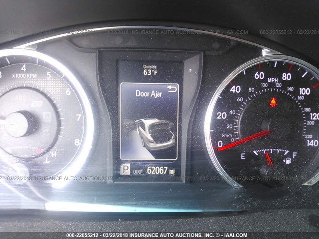 4T1BF1FK0FU101137 - 2015 TOYOTA CAMRY LE/XLE/SE/XSE ვერცხლისფერი ფოტო 7