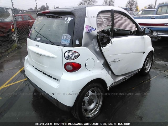 WMEEJ3BA7CK570646 - 2012 SMART FORTWO PURE/PASSION WHITE photo 4