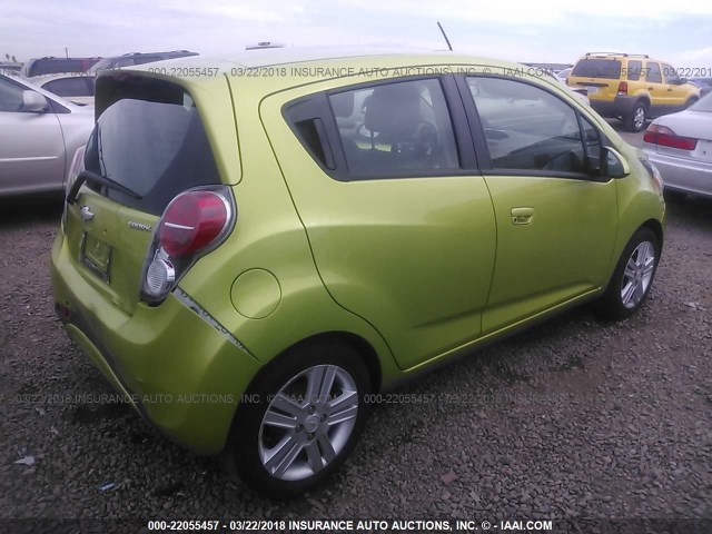 KL8CD6S91DC500620 - 2013 CHEVROLET SPARK 1LT GREEN photo 4