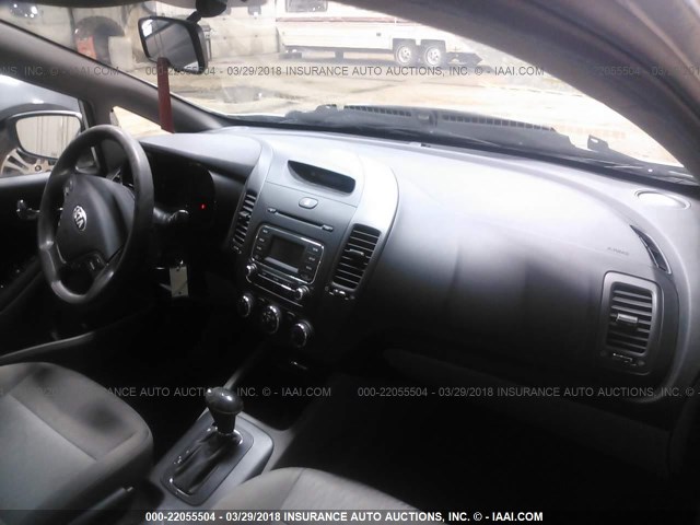 KNAFK4A63F5437269 - 2015 KIA FORTE LX SILVER photo 5