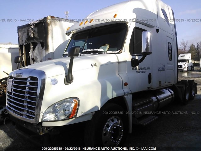 1FUJGLDR6ALAP6229 - 2010 FREIGHTLINER CASCADIA 125  WHITE photo 2