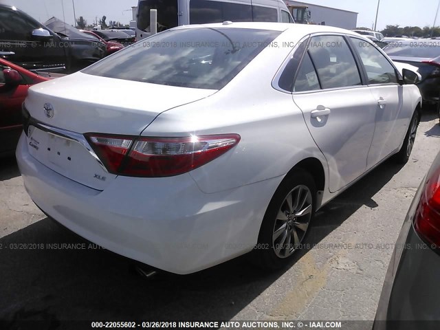 4T1BF1FK3HU321777 - 2017 TOYOTA CAMRY LE/XLE/SE/XSE Weiß Foto 4