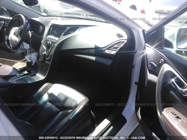 KMHFG4JG8DA217767 - 2013 HYUNDAI AZERA WHITE photo 5