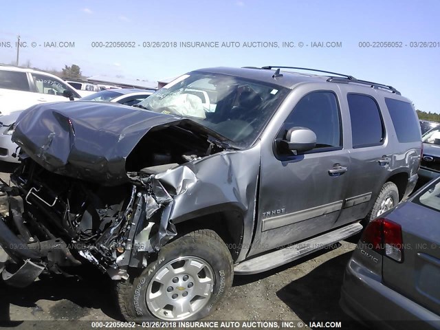 1GNSKBE01CR226868 - 2012 CHEVROLET TAHOE K1500 LT GRAY photo 2