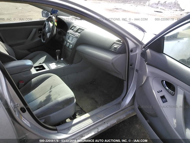 4T1BE46K48U225354 - 2008 TOYOTA CAMRY CE/LE/XLE/SE SILVER photo 5