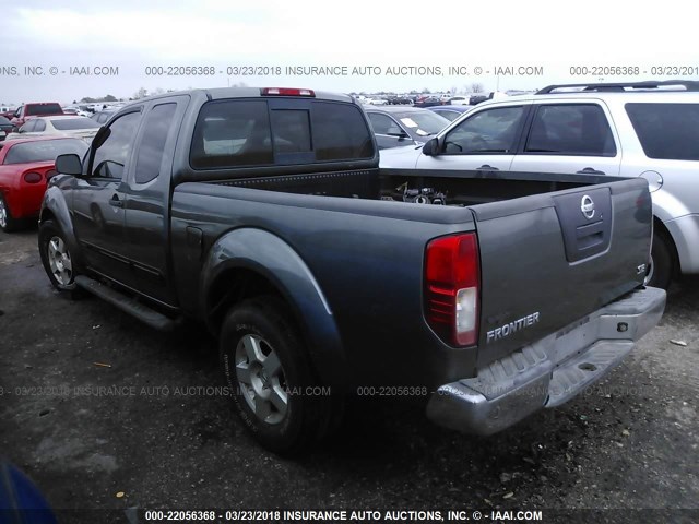 1N6AD06UX7C409132 - 2007 NISSAN FRONTIER KING CAB LE/SE/OFF ROAD GRAY photo 3