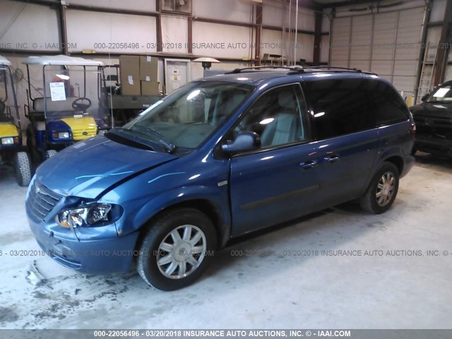 1C4GP45R95B271417 - 2005 CHRYSLER TOWN & COUNTRY  BLUE photo 2