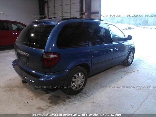 1C4GP45R95B271417 - 2005 CHRYSLER TOWN & COUNTRY  BLUE photo 4