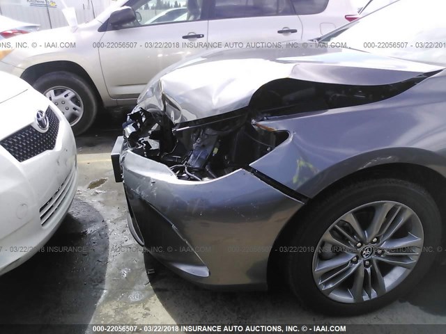 4T1BF1FK4GU191829 - 2016 TOYOTA CAMRY LE/XLE/SE/XSE GRAY photo 6