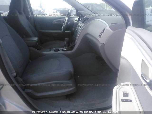 1GNKRFED2CJ217651 - 2012 CHEVROLET TRAVERSE LS SILVER photo 5