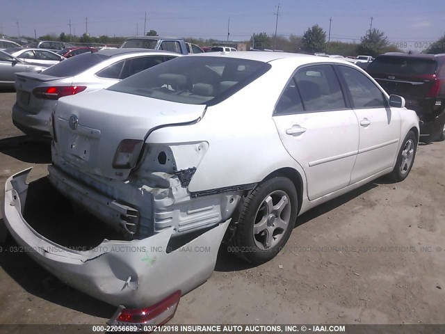 4T4BF3EKXBR123479 - 2011 TOYOTA CAMRY SE/LE/XLE WHITE photo 4