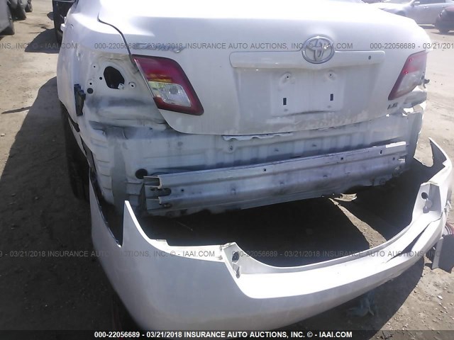 4T4BF3EKXBR123479 - 2011 TOYOTA CAMRY SE/LE/XLE WHITE photo 6