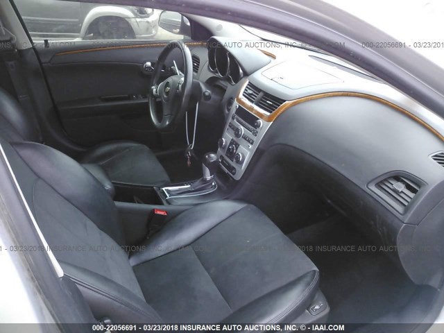 1G1ZD5EUXCF134044 - 2012 CHEVROLET MALIBU 2LT SILVER photo 5