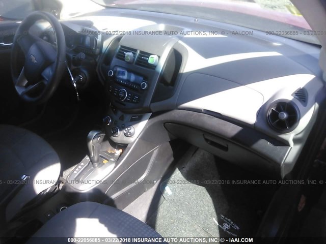 1G1JA6SH8C4156350 - 2012 CHEVROLET SONIC LS 栗色 照片 5