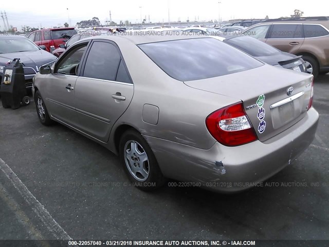 4T1BF32K12U020028 - 2002 TOYOTA CAMRY LE/XLE/SE GOLD photo 3