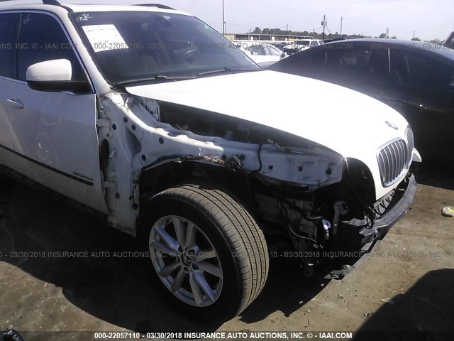 5UXZW0C57D0B95440 - 2013 BMW X5 XDRIVE35D WHITE photo 6