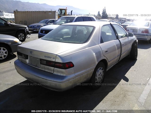JT2BG22K2W0206727 - 1998 TOYOTA CAMRY CE/LE/XLE BEIGE photo 4