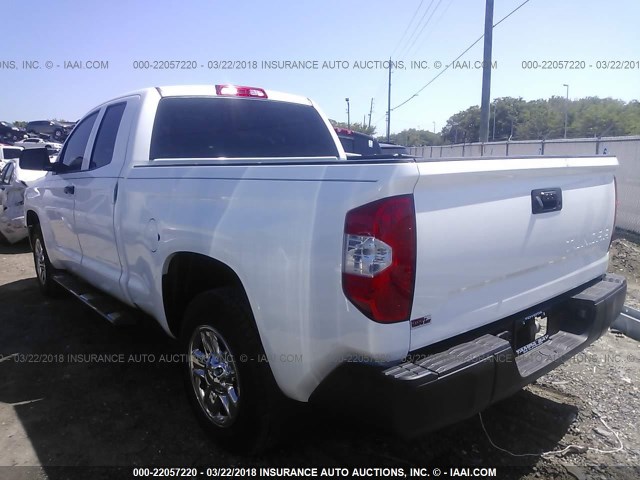5TFRM5F11GX104278 - 2016 TOYOTA TUNDRA DOUBLE CAB SR/SR5 WHITE photo 3