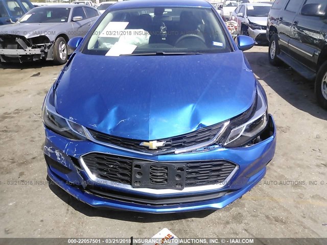 1G1BE5SM7H7154370 - 2017 CHEVROLET CRUZE LT BLUE photo 6