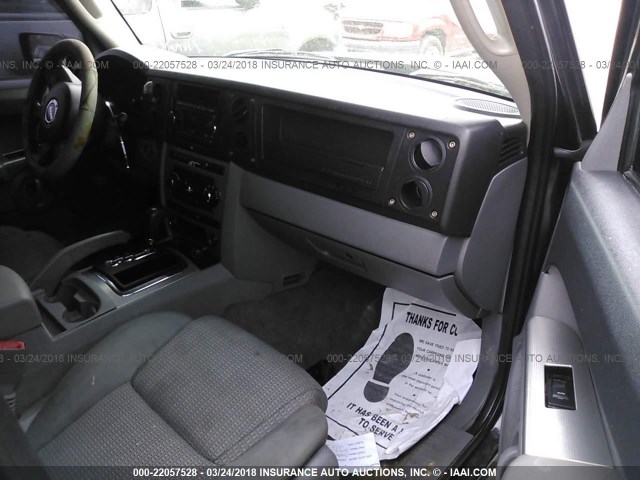 1J8HH48K27C511770 - 2007 JEEP COMMANDER BLACK photo 5