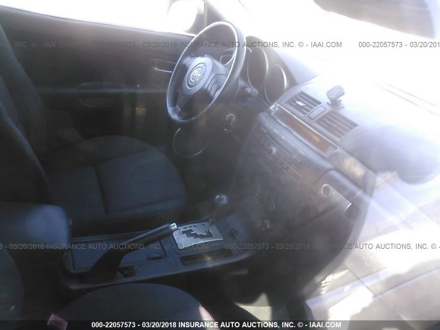 JM1BK343X51220952 - 2005 MAZDA 3 HATCHBACK BLACK photo 5