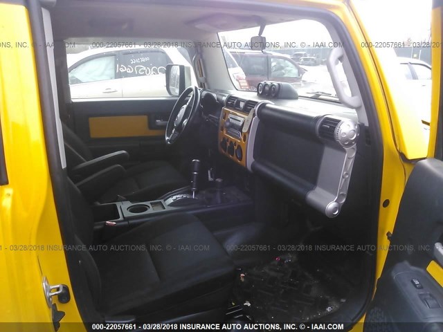 JTEBU11F970087618 - 2007 TOYOTA FJ CRUISER YELLOW photo 5