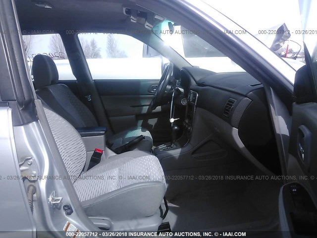 JF1SG65653H741597 - 2003 SUBARU FORESTER 2.5XS ვერცხლისფერი ფოტო 5