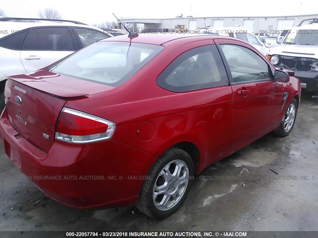 1FAHP33N38W260317 - 2008 FORD FOCUS SE/SEL/SES RED photo 4