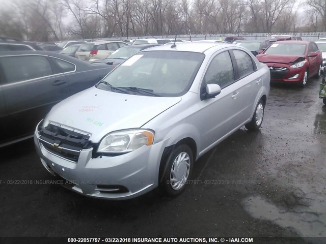 KL1TD5DE0AB134573 - 2010 CHEVROLET AVEO LS/LT SILVER photo 2