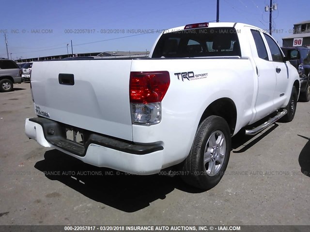 5TFRM5F1XBX026088 - 2011 TOYOTA TUNDRA DOUBLE CAB SR5 WHITE photo 4