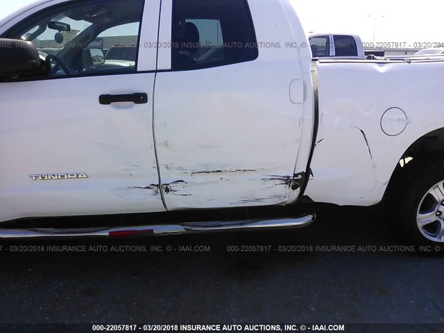 5TFRM5F1XBX026088 - 2011 TOYOTA TUNDRA DOUBLE CAB SR5 WHITE photo 6