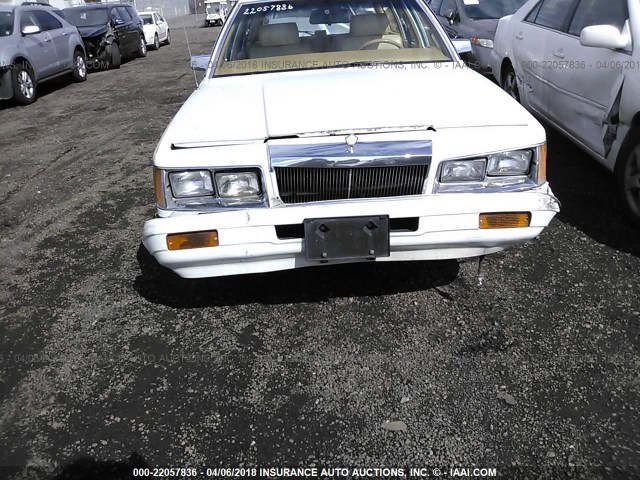 1C3BC59EXJF213696 - 1988 CHRYSLER LEBARON TOWN AND COUNTRY WHITE photo 6
