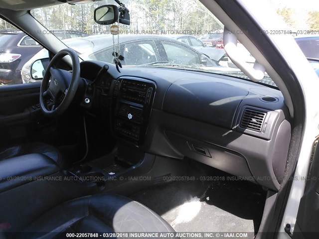 1FMDU75W53ZA04388 - 2003 FORD EXPLORER LIMITED 白色 照片 5