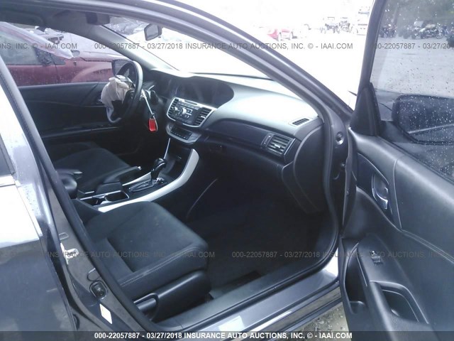 1HGCR2F55FA035137 - 2015 HONDA ACCORD SPORT ნაცრისფერი ფოტო 5