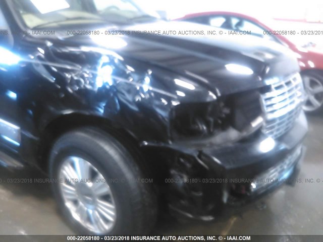 5LMFU28588LJ19993 - 2008 LINCOLN NAVIGATOR BLACK photo 6