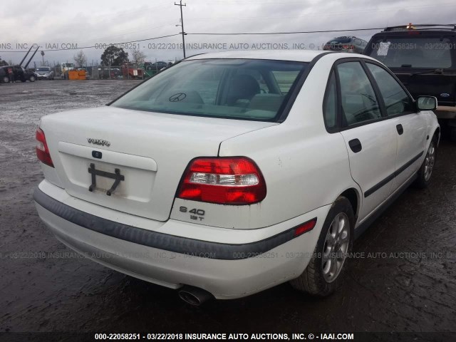 YV1VS29552F852736 - 2002 VOLVO S40 1.9T WHITE photo 4