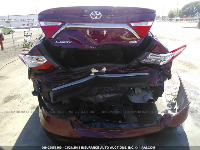 4T1BF1FK2FU893405 - 2015 TOYOTA CAMRY LE/XLE/SE/XSE RED photo 6