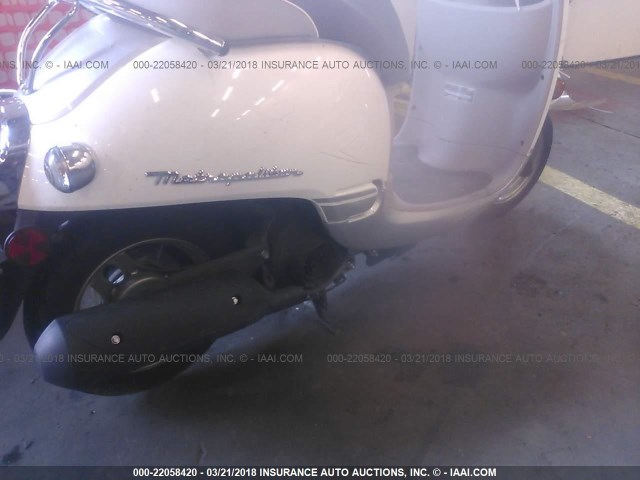 LALAF7017F3200484 - 2015 HONDA NCH50 WHITE photo 8