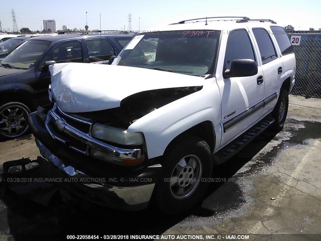 1GNEC13TX2R193059 - 2002 CHEVROLET TAHOE C1500 WHITE photo 2