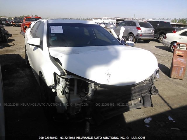 4T4BF1FK1FR451575 - 2015 TOYOTA CAMRY LE/XLE/SE/XSE WHITE photo 1