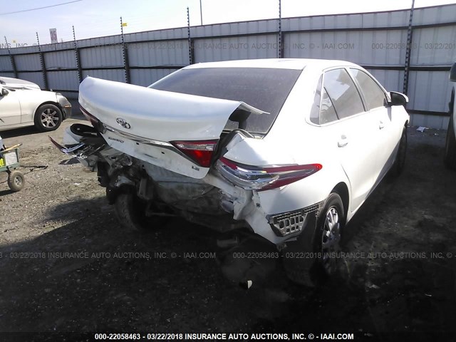 4T4BF1FK1FR451575 - 2015 TOYOTA CAMRY LE/XLE/SE/XSE WHITE photo 4