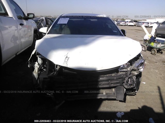 4T4BF1FK1FR451575 - 2015 TOYOTA CAMRY LE/XLE/SE/XSE Weiß Foto 6