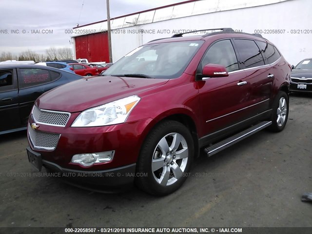 1GNKVLED8CJ346410 - 2012 CHEVROLET TRAVERSE LTZ RED photo 2